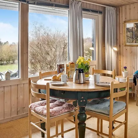 2 Bedroom Beautiful In Semesterbostad