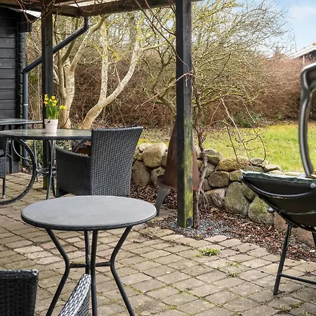 Semesterbostad 2 Bedroom Beautiful In