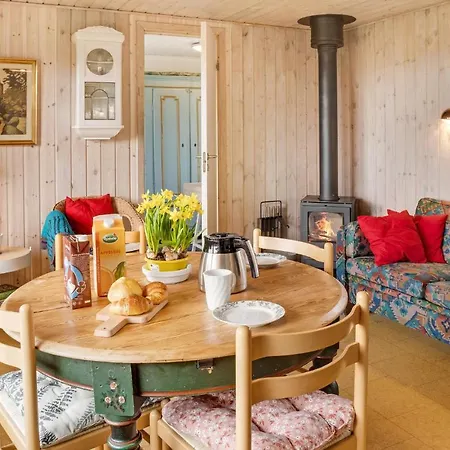 2 Bedroom Beautiful In *